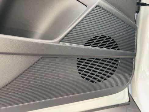 New 2026 Volkswagen Taos SE image 33