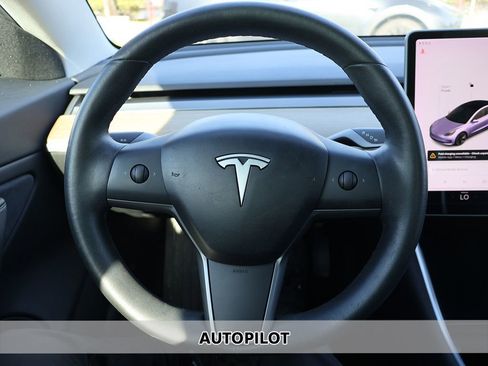 Used 2019 Tesla Model 3 Long Range RWD image 3