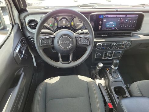 Used 2024 Jeep Wrangler Unlimited AWD/4WD image 13