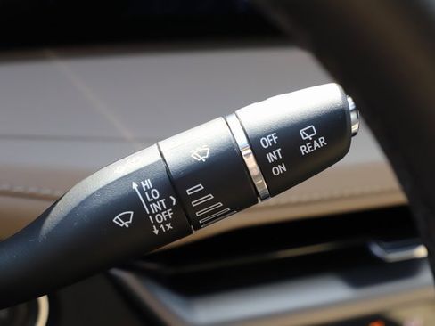 Used 2024 Cadillac XT4 Luxury w/ Cold Weather Package image 33