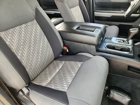 Used 2021 Toyota Tundra SR5 w/ SR5 Upgrade Package AWD/4WD image 10