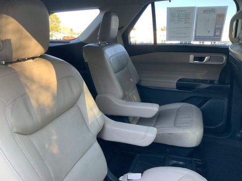 Used 2020 Ford Explorer Limited w/ Class III Trailer Tow Package image 14