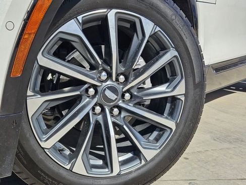 New 2025 Cadillac Lyriq Sport image 7