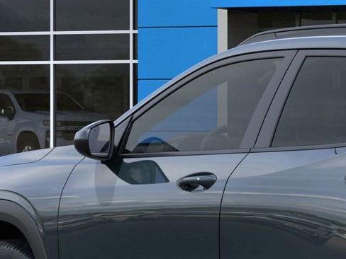 New 2026 Chevrolet Trax LT w/ Sunroof Package FWD image 12