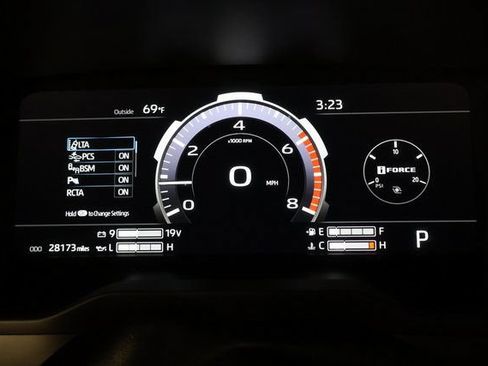 Used 2023 Toyota Tundra Platinum AWD/4WD image 16