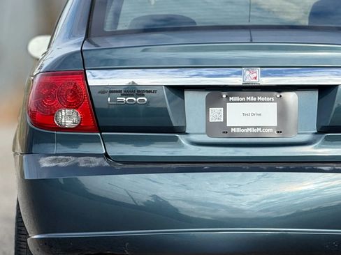 Used 2004 Saturn L-Series L300 image 13