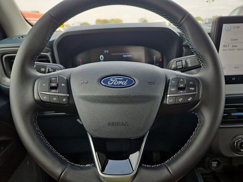 New 2025 Ford Maverick Lobo image 27