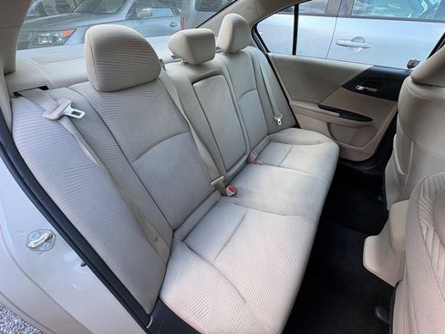 Used 2017 Honda Accord LX image 22