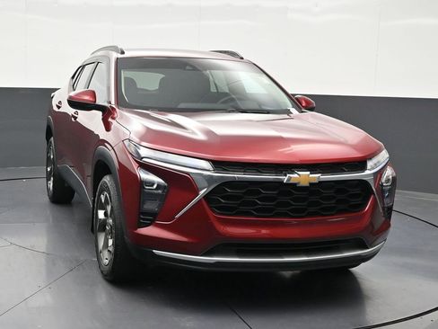 Used 2024 Chevrolet Trax LT image 8