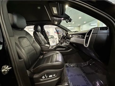 Used 2019 Porsche Cayenne AWD/4WD image 23