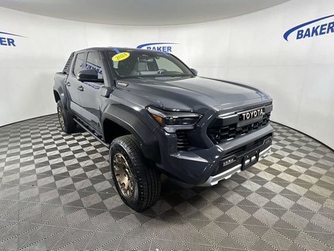 Used 2024 Toyota Tacoma Trailhunter AWD/4WD image 2