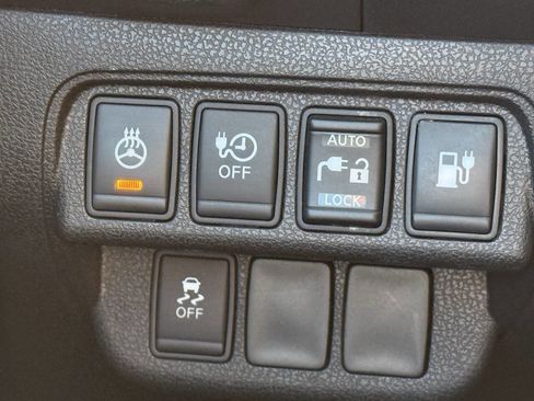 Used 2017 Nissan Leaf SV FWD image 30