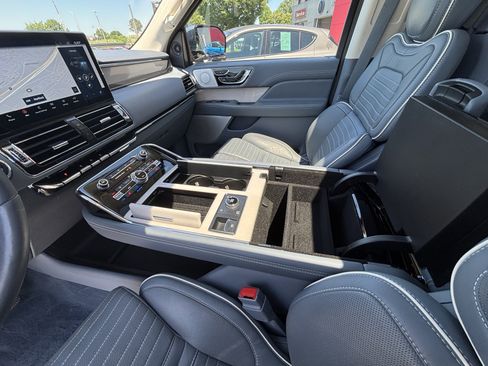 Used 2023 Lincoln Navigator L Black Label AWD/4WD image 23