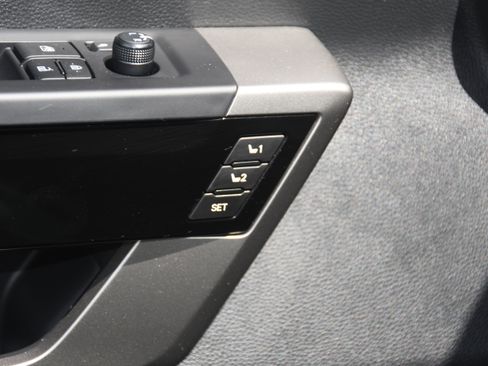 Used 2024 Toyota Tundra Limited AWD/4WD image 11