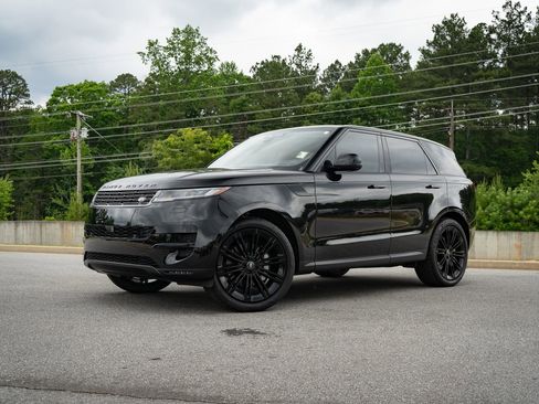Used 2024 Land Rover Range Rover Sport SE AWD/4WD image 3