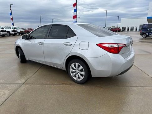 Used 2016 Toyota Corolla LE FWD image 3