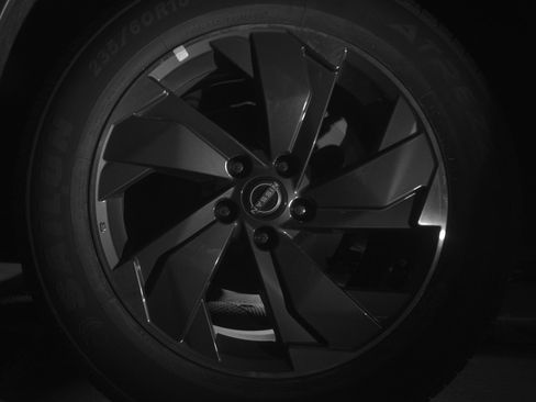 Used 2025 Nissan Rogue SV image 13