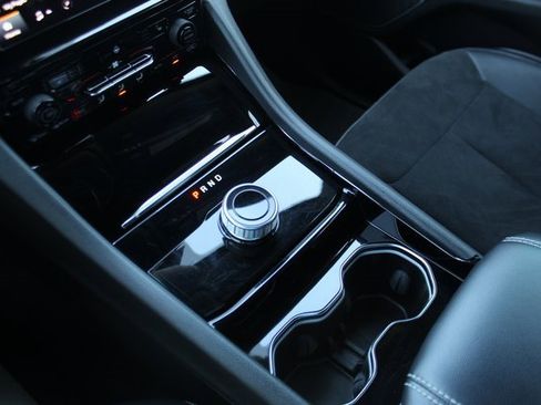 Used 2022 Jeep Grand Cherokee L Laredo image 23