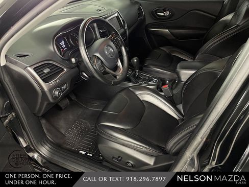 Used 2021 Jeep Cherokee Latitude Plus image 18