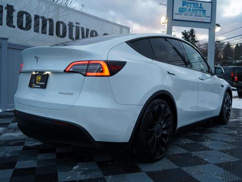Used 2020 Tesla Model Y Performance image 6