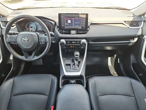 Used 2021 Toyota RAV4 XLE FWD image 11