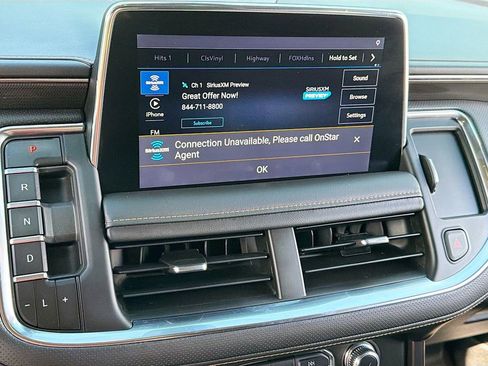 Used 2021 GMC Yukon AT4 w/ Technology Package AWD/4WD image 12
