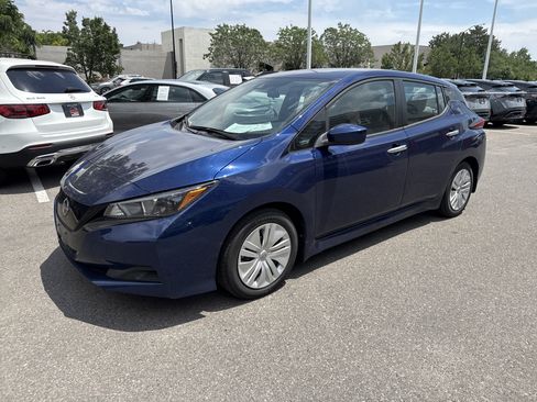 Certified 2025 Nissan Leaf S FWD image 3