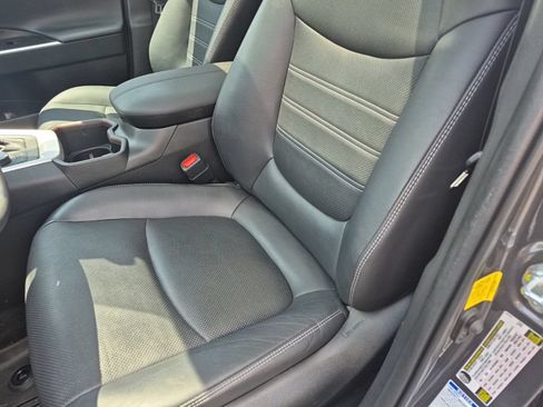 Used 2022 Toyota RAV4 Limited AWD/4WD image 11