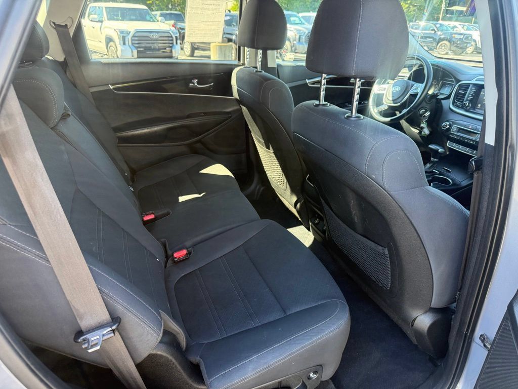 Used 2020 Kia Sorento LX w/ LX I4 Convenience Package FWD image 19