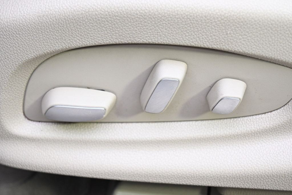 Used 2013 Cadillac XTS Premium AWD/4WD image 14