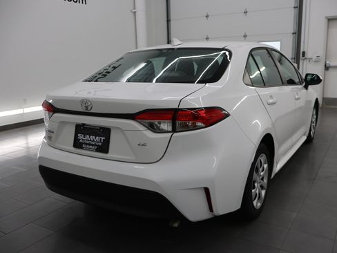 Used 2024 Toyota Corolla LE FWD image 5