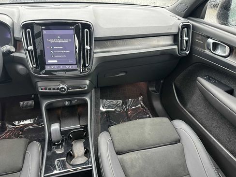 Certified 2023 Volvo XC40 Recharge Ultimate w/ Protection Package Premier AWD/4WD image 19