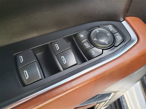 Used 2024 GMC Sierra 2500 Denali Ultimate w/ Max Trailering Package image 11