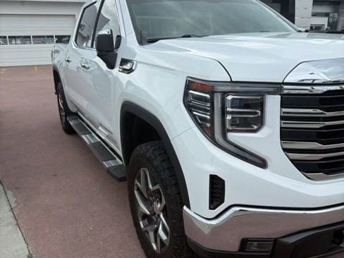 Used 2023 GMC Sierra 1500 SLT w/ SLT Premium Package image 3