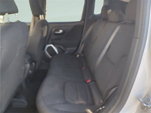 Certified 2018 Jeep Renegade Latitude image 31