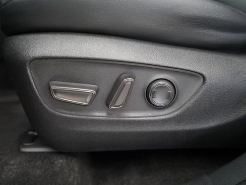 Used 2023 Toyota Highlander XLE image 13