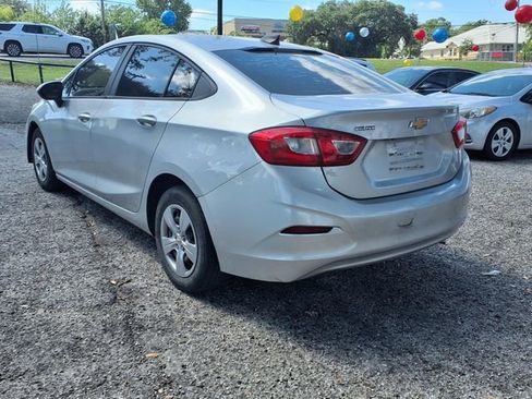 Used 2017 Chevrolet Cruze LS FWD image 5