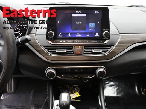 Used 2023 Nissan Altima 2.5 SV AWD/4WD image 12