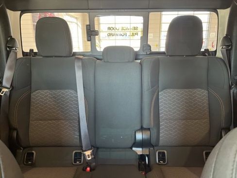 Used 2022 Jeep Gladiator Mojave image 14