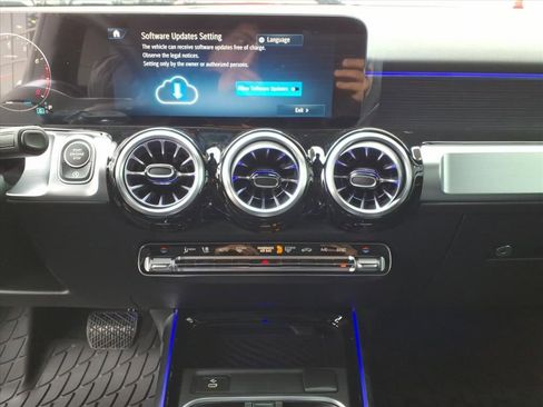 New 2026 Mercedes-Benz GLB 250 4MATIC image 22