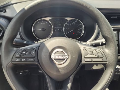 New 2025 Nissan Kicks Play S image 11