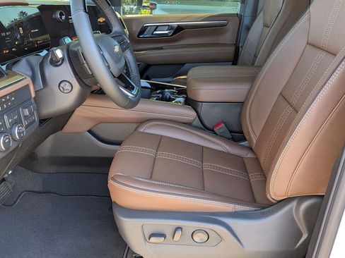 New 2026 Chevrolet Suburban High Country w/ Sun And Tow Package AWD/4WD image 18