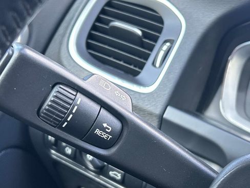 Used 2017 Volvo S60 T5 Dynamic w/ Vision Package image 23