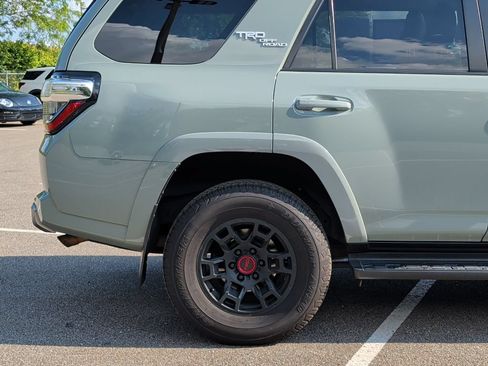 Certified 2022 Toyota 4Runner TRD Off-Road Premium w/ TRD Black Wheel Package (TMS) AWD/4WD image 10