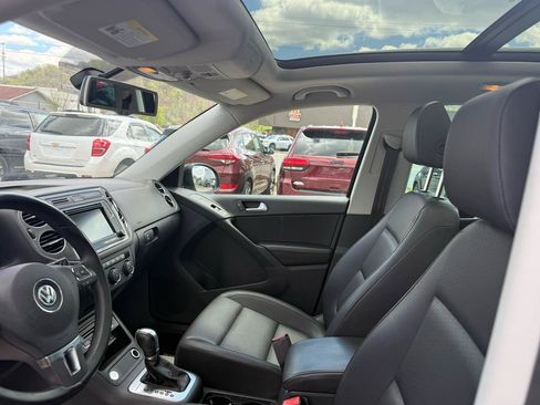 Used 2017 Volkswagen Tiguan Wolfsburg Edition AWD/4WD image 16