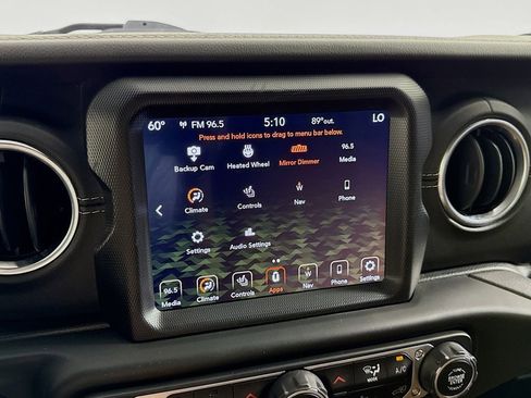 Used 2020 Jeep Wrangler Unlimited Sahara image 38