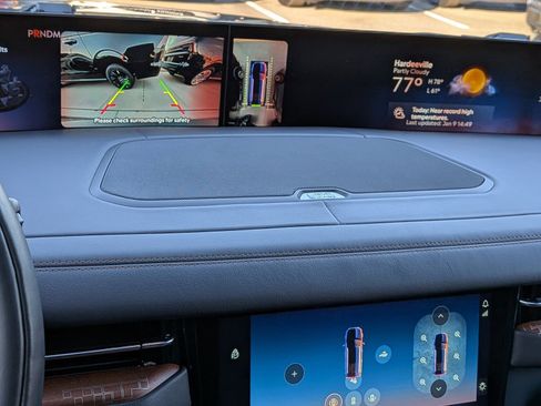 Certified 2025 Lincoln Navigator L Black Label image 27