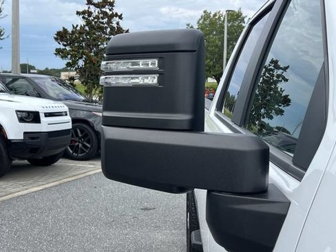 Used 2025 Chevrolet Silverado 3500 LT w/ Safety Package AWD/4WD image 10