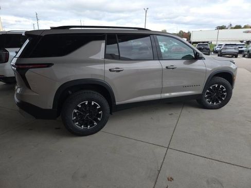 New 2026 Chevrolet Traverse Z71 w/ Enhanced Driving Package image 7