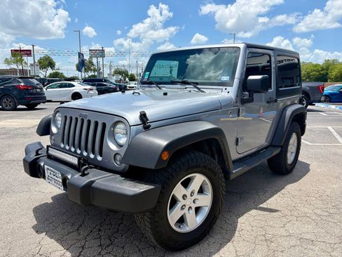 Used 2015 Jeep Wrangler Sport w/ Quick Order Package 23S AWD/4WD image 9